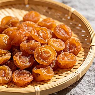 竹篮竹编制品干果蜜饯商业照片